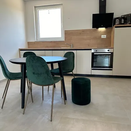 212bellavista Neu Pomer Kroatien * بولا